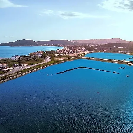Aphrodite & - 140m From The Beach, By Zantewize Hotell